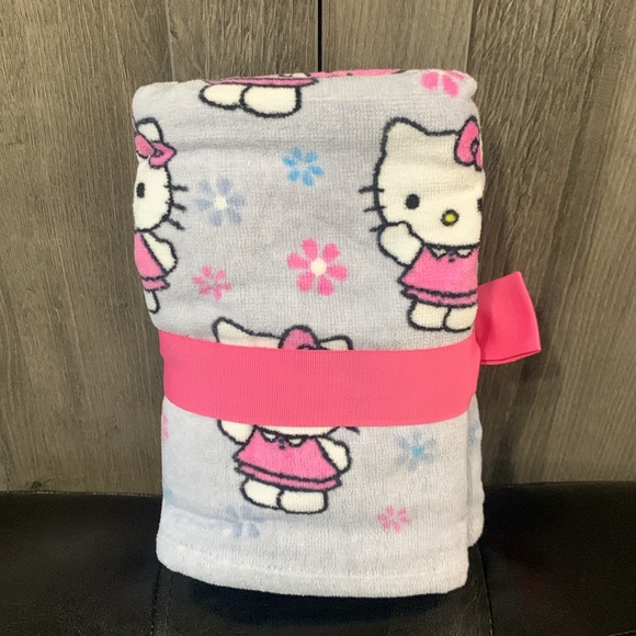 New Hello Kitty Light Lavender Floral Set Of 2 Hand Towels Towel With Tag & Bow - Picture 5 of 10